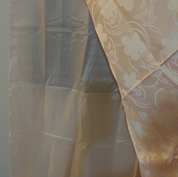 Jacquard Panel with attached valance - Picture 1 of 5